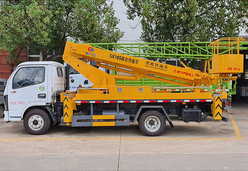 國(guó)六東風(fēng)多利卡18米高空作業(yè)車(chē)